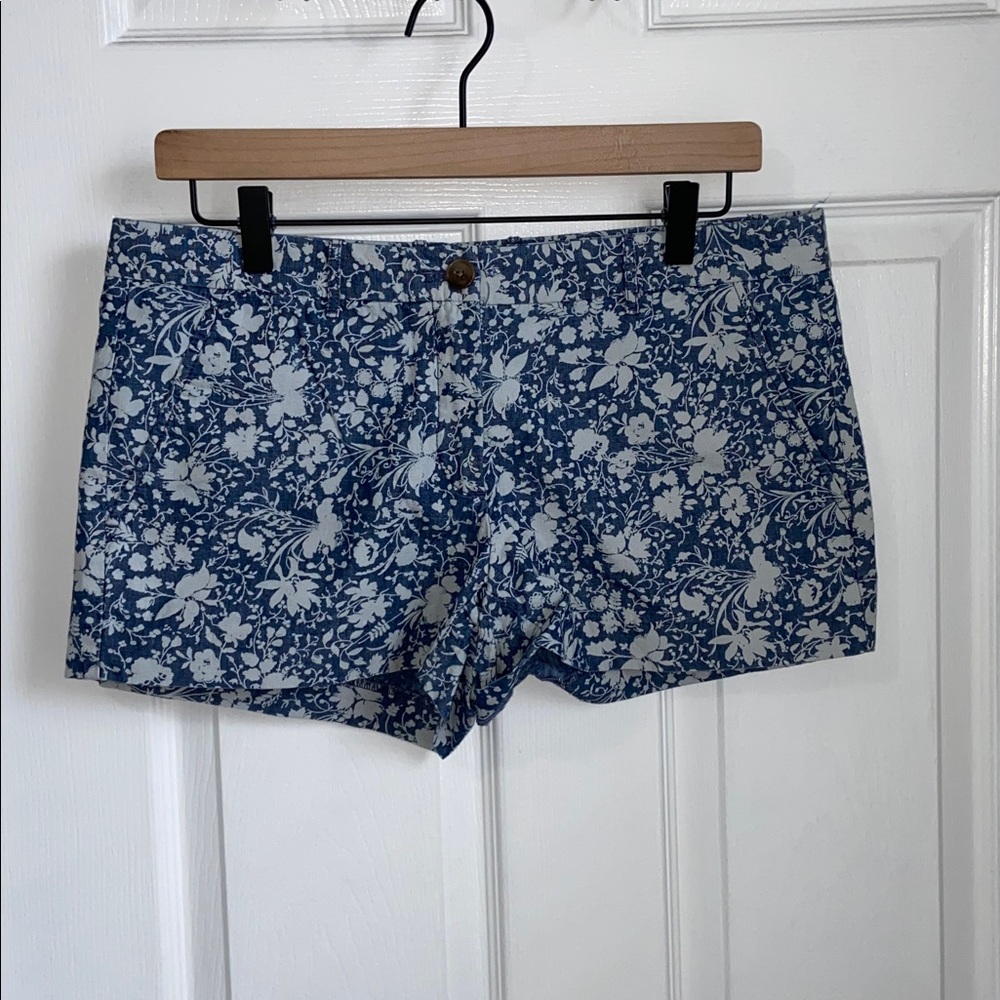 Gap low rise floral chambray short
